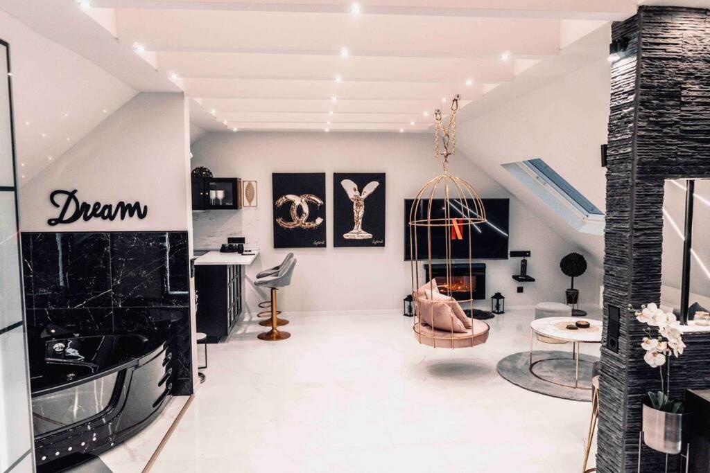 Exquisites Loft Mit Whirlpool Appartement Hagen  Buitenkant foto